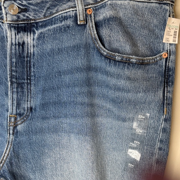 Maurice’s HighRise Distressed Mom Jeans Light Wash Plus Size 22 Relaxed Fit - Picture 5 of 16